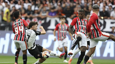 Breno Bidon garante o empate do Corinthians no Majestoso, na Neo Química Arena - Imagem: Reprodução