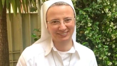 Irmã Simona Brambilla - Imagem: Reprodução / Vatican Media