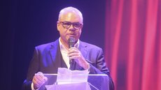Montenegro destaca a importância de veteranos e a necessidade de executivos corajosos para revitalizar a cultura na TV - Imagem: Reprodução/Lázaro Medeiros