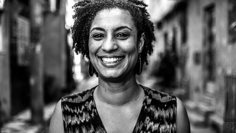 Marielle Franco, ex-vereadora do PSOL-RJ, assassinada a tiros junto com o motorista Anderson Gomes, em março de 2018 - Imagem: reprodução/Facebook