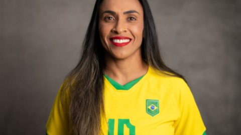 Marta sofreu com lesões e foi cortada da Seleção Brasileira - Imagem: reprodução Twitter