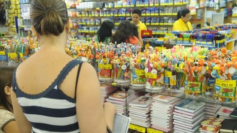 A régua é o material que se destaca com a maior diferença - Imagem: Reprodução / Agência Brasil
