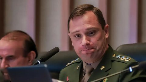 Bolsonaro pediu informações falsas sobre vacinação para obter certificados fraudulentos - Imagem: Reprodução / Antônio Cruz / Agência Brasil