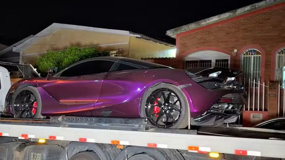 McLaren avaliada em R$ 3 milhões da influenciadora Deolane Bezerra é apreendida em SP - Imagem: Reprodução / EPTV / Pedro Torres