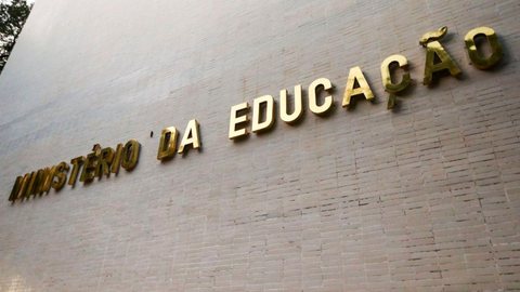 Universidades e Institutos federais alegam congelamento de saldo pelo governo - Imagem: Agência Brasil