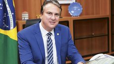 Camilo Santana destacou a importância da valorização dos educadores em suas redes sociais, reforçando o compromisso do governo com a educação. - Imagem: Divulgação / Luis Fortes/MEC