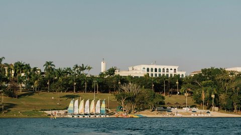 Com opções de entretenimento para crianças e adultos, o Club Med Lake Paradise é perfeito para férias em família - Imagem: Divulgação