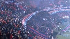 A partida da Copa Libertadores foi interrompida após invasão de torcedores colombianos, gerando tumulto e cancelamento oficial - Imagem: Reprodução/ESPM