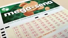 Mega-Sena terá pausa nos sorteios regulares para a realização do concurso especial de 30 anos, com prêmio estimado em R$ 150 milhões. - Imagem: Reprodução