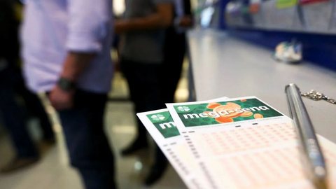 Mega-Sena sorteia prêmio de R$ 127 milhões nesta terça-feira - Imagem: Reprodução / Agência Brasil / Marcelo Camargo