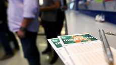 Mega-Sena sorteia prêmio de R$ 127 milhões nesta terça-feira - Imagem: Reprodução / Agência Brasil / Marcelo Camargo