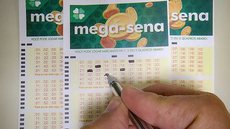 Mega-sena acumula e prêmio sobe; saiba novo valor - Imagem: Reprodução / Rafa Neddermeyer / Agência Brasil