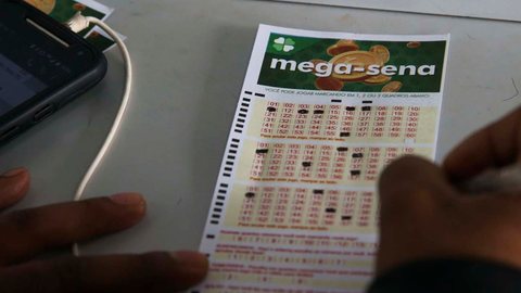 Mega-Sena 2754 não tem vencedor e prêmio chega a R$ 100 milhões; veja os números - Imagem: Reprodução/Fotos Públicas