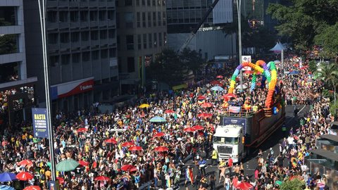 28ª Parada do Orgulho LGBT+ em São Paulo - Imagem: Reprodução / Agência Brasil / Rovena Rosa