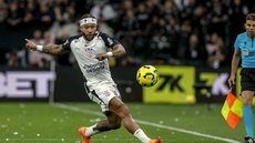 Memphis Depay em campo em Corinthians x Vasco - Foto: Riquelve Nata/Sports Press Photo/Getty Images