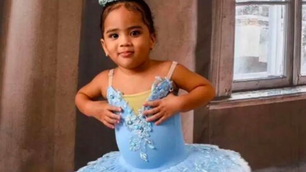 Eloá Victória Silva Oliveira, de 2 anos, morreu com um tiro acidental em Cuiabá - Imagem: reprodução g1