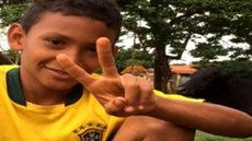 O caso está sendo investigado pela Polícia Civil de Goiás (PCGO). O garoto foi identificado como João Vitor Carneiro, que foi sepultado pelos familiares durante o último sábado (04) - Imagem: reprodução/Metrópoles
