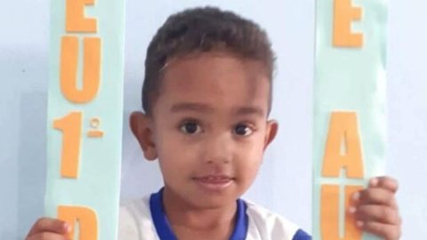 Reynan Gomes, de 3 anos de idade, morreu eletrocutado enquanto mexia em um aparelho celular. - Imagem: reprodução I UOL