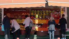 Foram registradas quedas de preço na cebola e no tomate - Imagem: Reprodução / Pixabay