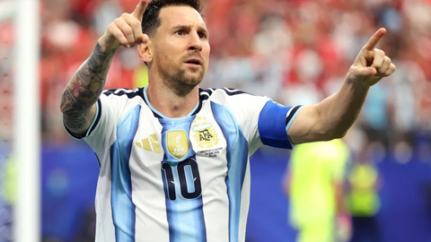 Messi liderou a reação da Argentina, que venceu o Egito por 3 a 2 após uma virada emocionante e avançou às quartas de final da Copa do Mundo de 2026 - Imagem: Reprodução