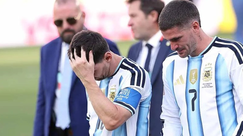 O camisa 10 não retornou a Buenos Aires com a delegação argentina e seguiu direto para Miami após o vice mundial - Imagem: Reprodução