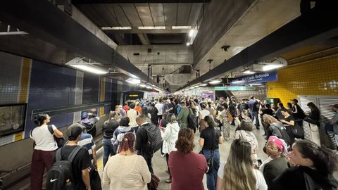 Apesar dos problemas, as demais linhas do sistema metroferroviário operaram normalmente, mas a situação ainda não foi totalmente regularizada - Imagem: Reprodução/Redes Sociais