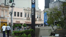 O caso foi registrado como autolesão e a polícia investiga as circunstâncias que levaram a essa tragédia no metrô - Imagem: Divulgação / Metrô