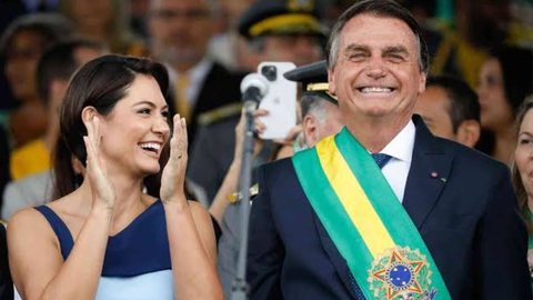 Michelle e Bolsonaro gastaram mais de R$ 35 mil em roupas de cama e banho - Imagem: reprodução Twitter