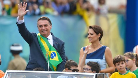 O ex-presidente Jair Bolsonaro e a ex-primeira-dama, Michelle Bolsonaro - Imagem: Reprodução / Marcelo Camargo / Agência Brasil