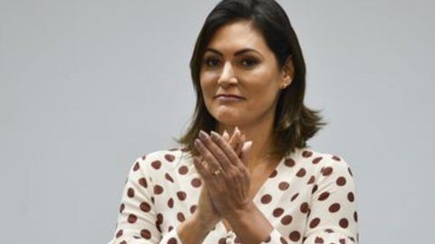 Michelle Bolsonaro se irrita e rebate indireta do Governo Federal sobre vacina - Imagem: Agência Brasil