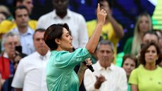 Aliados próximos revelam irritação de Jair Bolsonaro após articulação política feita por Eduardo Bolsonaro sem consenso interno. - Imagem: Buda Mendes / Getty Images