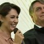 Presidente Jair Bolsonaro (PL) ao lado da primeira-dama Michelle Bolsonaro em evento - Imagem: Reprodução/YouTube
