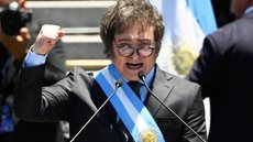 A coalizão de Pullaro conquista 34,6% dos votos, enquanto o partido de Javier Milei fica em terceiro com apenas 14% - Imagem: Reprodução / X / @ipu_noticias