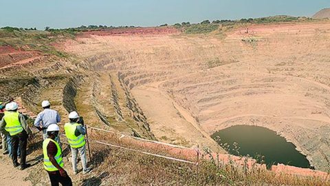 Maior diamante rosa, descoberto em 300 anos, é encontrado na Angola - Imagem: reprodução Jornal de Angola