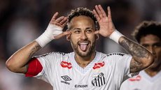 Neymar comemorando o gol marcado em Santos x Sport pelo Brasileirão - Foto: Raul Baretta/Santos FC