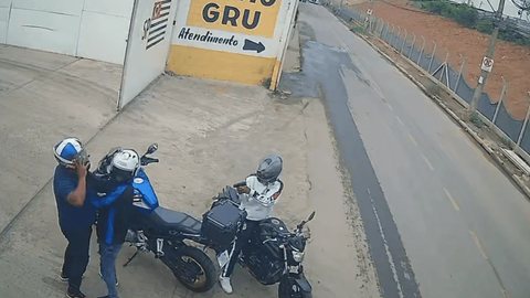 As investigações seguem em andamento para esclarecer todos os detalhes do crime e localizar o segundo envolvido - Imagem: Reprodução/Câmera de Segurança