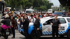 A Polícia Federal e o Ministério da Defesa se posicionaram sobre a operação, enquanto críticas surgem da liderança do estado do Rio - Imagem: Reprodução/Agência Brasil