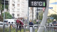 Termômetro no centro da cidade marca baixa temperatura - Imagem: Reprodução / Agência Brasil / Paulo Pinto