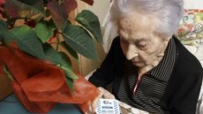Morre a pessoa mais velha do mundo, aos 117 anos - Imagem: Reprodução / X / @MariaBranyas112