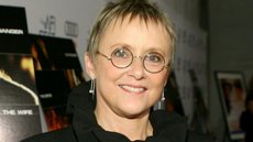 Mary Beth Hurt construiu uma carreira sólida em Hollywood entre as décadas de 1970 e 2000. - Imagem: Reprodução/Redes Sociais.