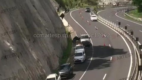 Motociclista morre após perder o controle e colidir em rodovia - Imagem: Divulgação / Artesp