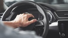 Vítima relatou que o crime no veículo - Imagem: Reprodução / Freepik