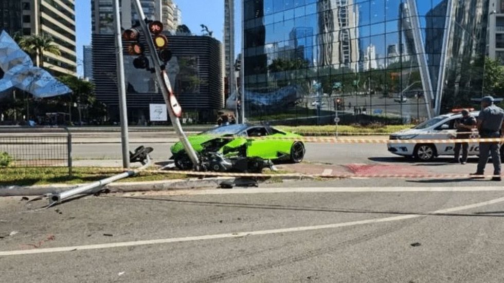 VÍDEO: motorista de Lamborghini perde controle ao perseguir assaltante de Rolex - Imagem: reprodução X I @agora_rn