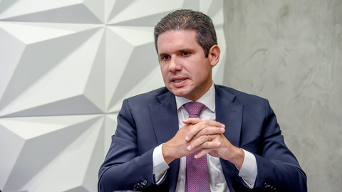 PF aponta que Hugo Motta utilizou aeronave ligada a Vorcaro e teve hospedagem em Lisboa custeada pelo empresário - Imagem: Reprodução