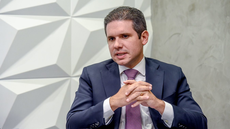 PF aponta que Hugo Motta utilizou aeronave ligada a Vorcaro e teve hospedagem em Lisboa custeada pelo empresário - Imagem: Reprodução