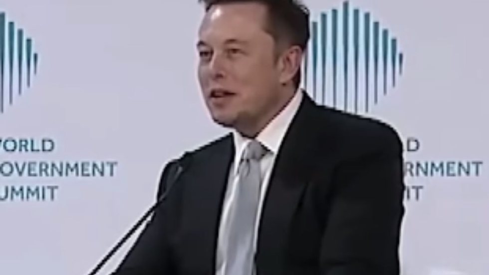 Na noite da última segunda-feira (8), Elon Musk fez publicações no X criticando Alexandre de Moraes - Imagem: Reprodução/Instagram @elonmuskxspac