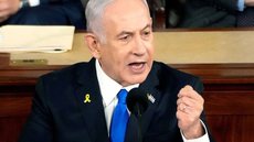 Decisão de Israel de adiar a libertação de prisioneiros palestinos pode comprometer a trégua com o Hamas - Imagem: Reprodução / X / @MonicaLaredo2