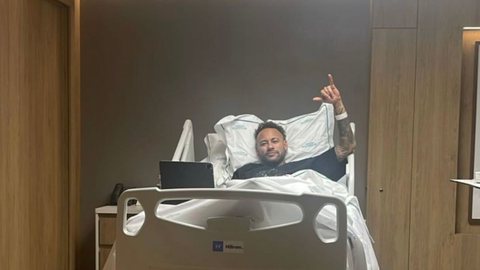 Neymar se recupera de lesão no joelho - Foto: Divulgação