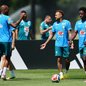 Neymar treina com o elenco visando estreia na Copa - Imagem: Reprodução/Reuters/Caean Couto