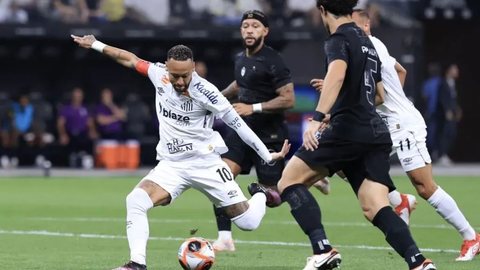 Com o resultado, Corinthians permanece na liderança da classificação geral - Imagem: Reprodução / AGIF / Marcello Zambrana
